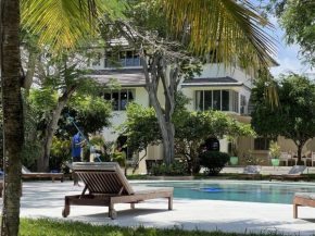 Ocean Bliss BeachFront Villa by YourHost,5 Bedroom, Diani